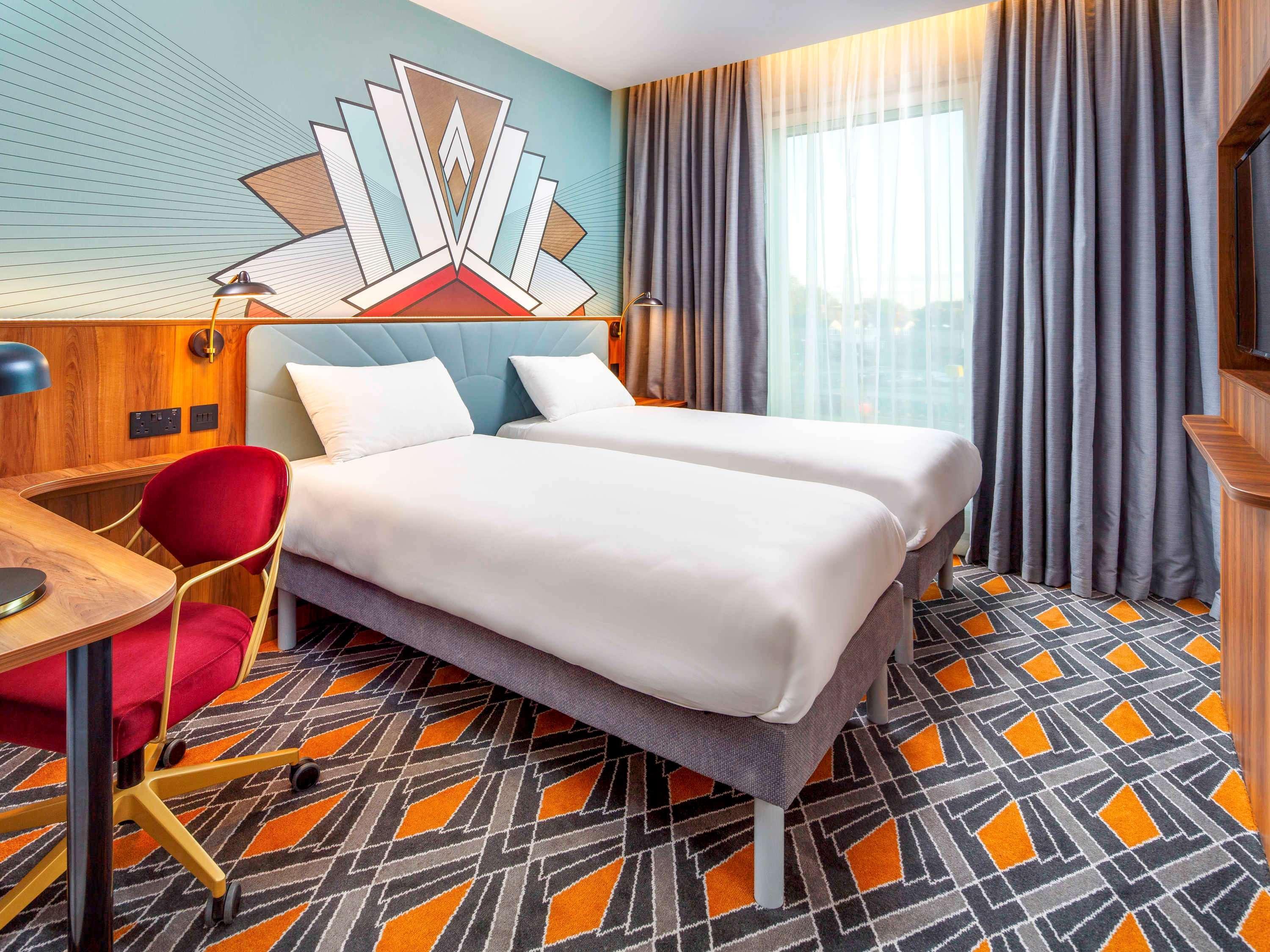 Ibis Styles London Heathrow East Hotell Hounslow Exteriör bild